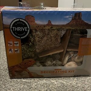 Thrive Desert Decorating Kit for Terrariums